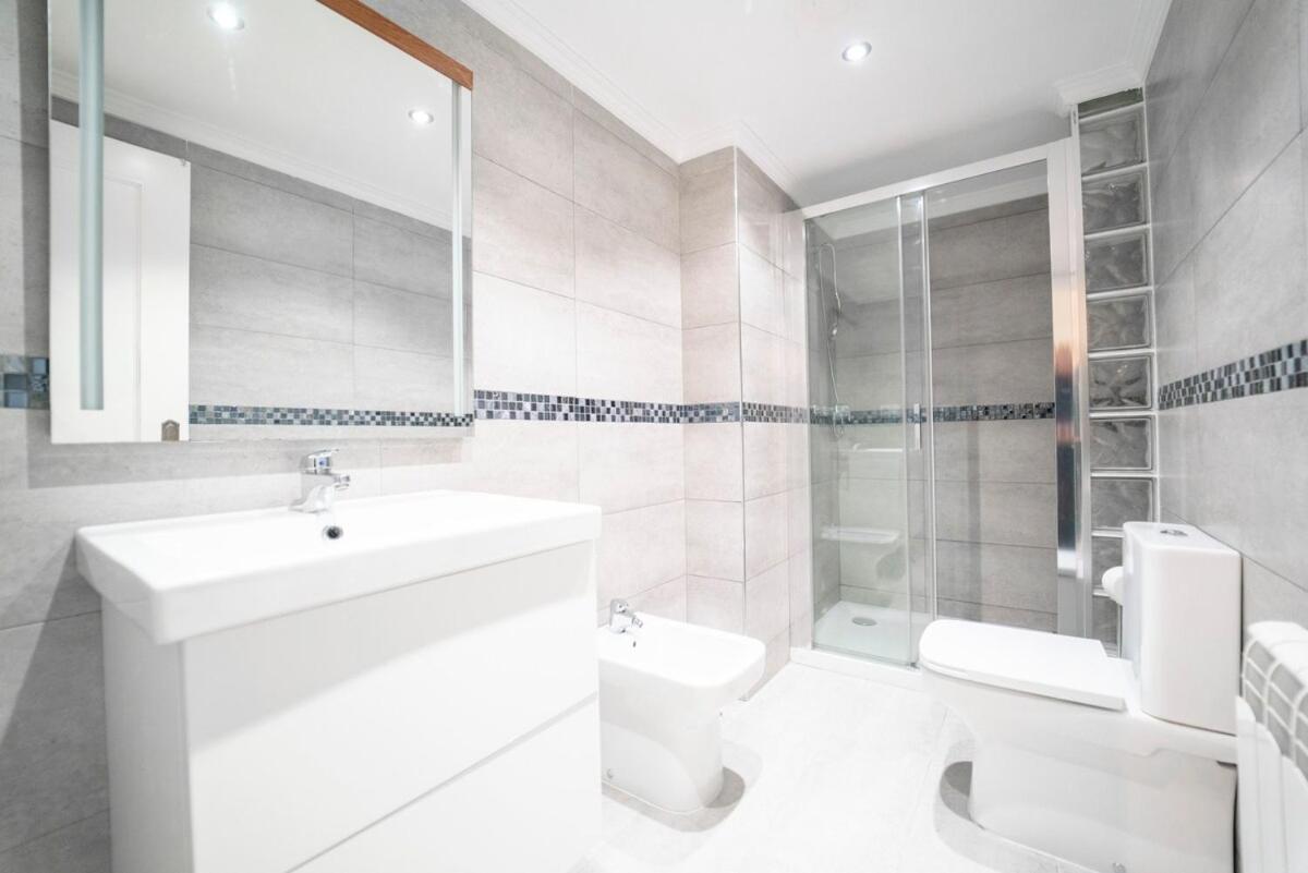 Apartamento Avenida De Castilla Хихон Екстериор снимка